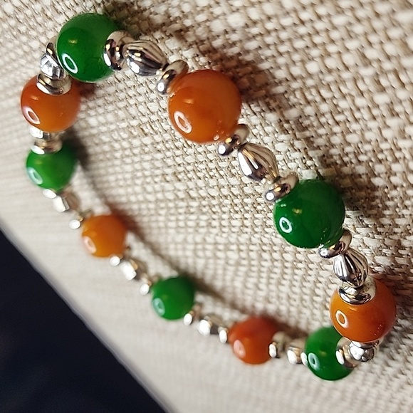 Green and Orange Beaded Bracelet - Picture 2 of 3